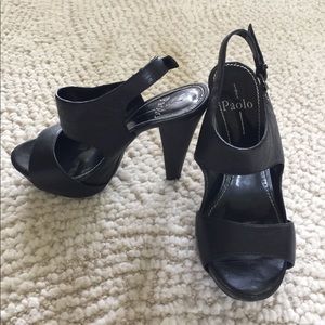 Linea Paolo Black platform sandal